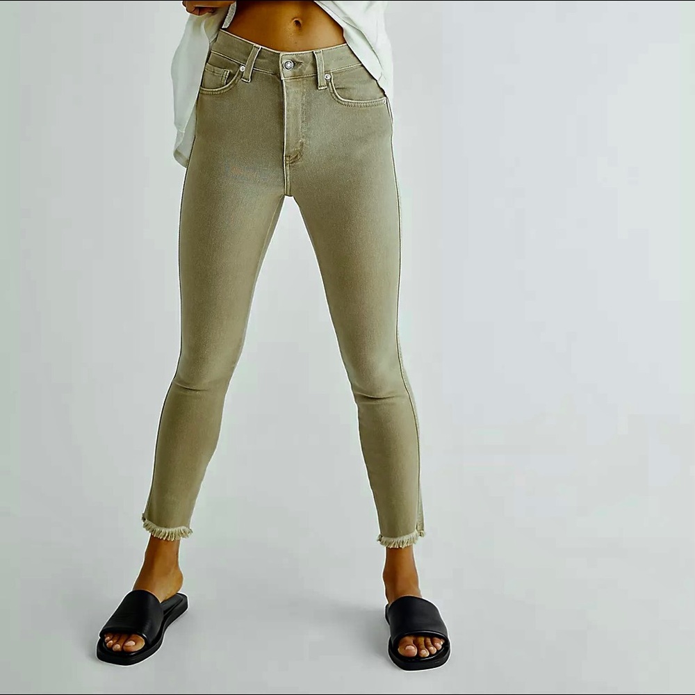 Free People 32 / 12-14 High Rise Raw Hem Jeans